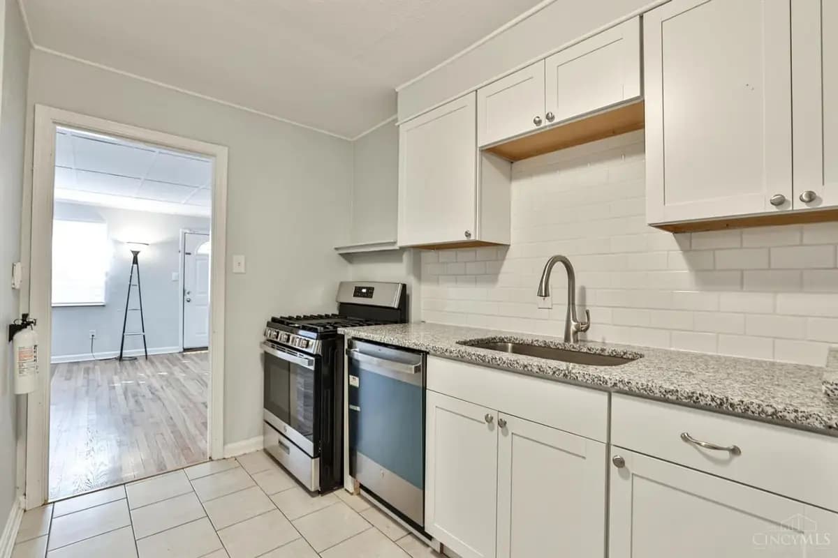 undefined apartments for rent - image - large (8).jpg - 2