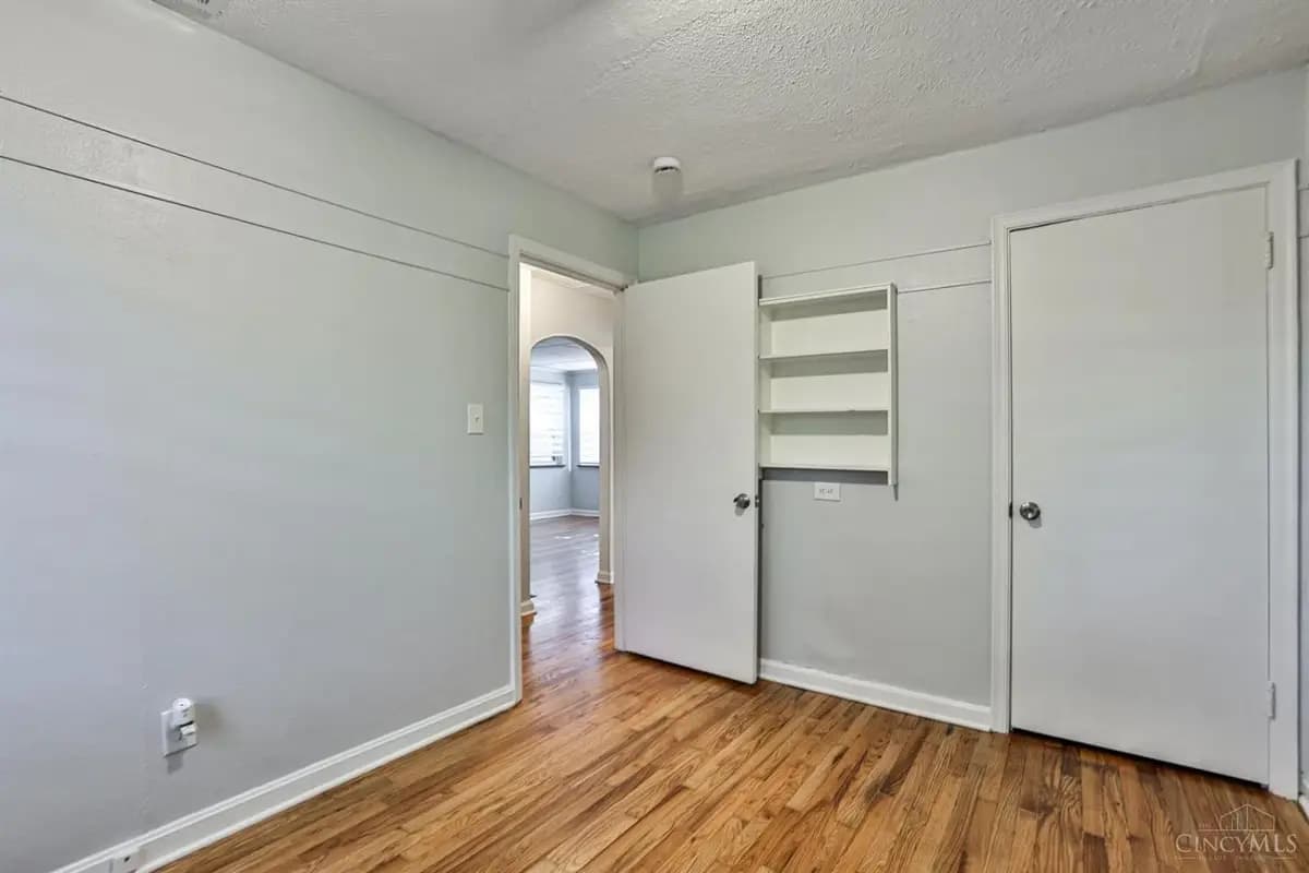 undefined apartments for rent - image - large (9).jpg - 3