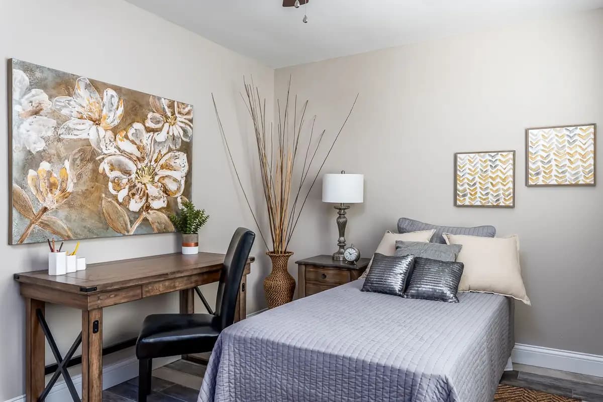 5729 Montgomery Rd - Apartment - 12