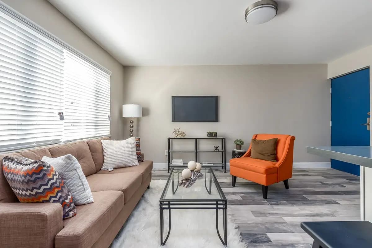 5729 Montgomery Rd - Apartment - 3