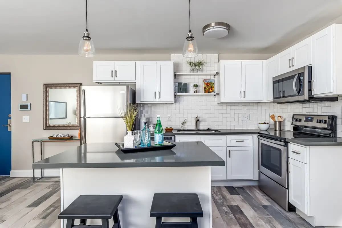 5729 Montgomery Rd - Apartment - 5