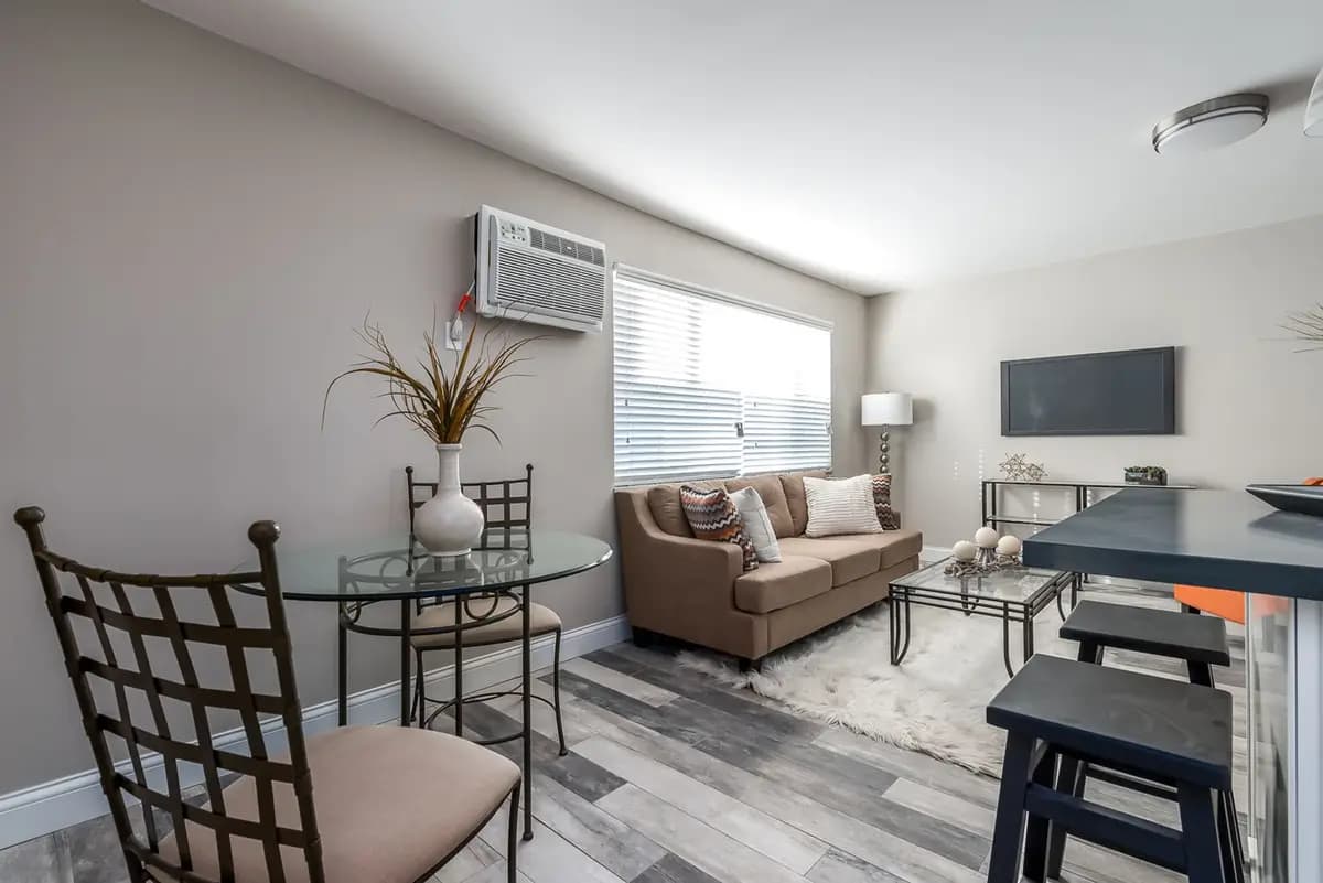 5729 Montgomery Rd - Apartment - 7