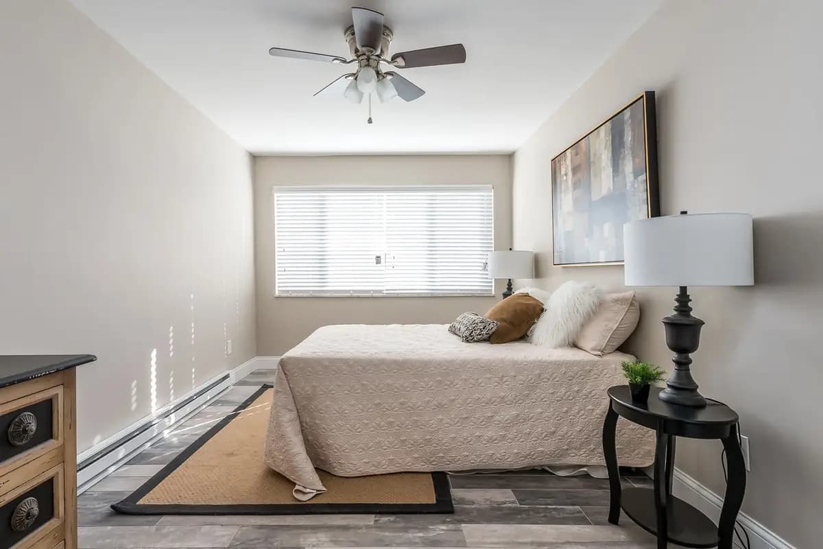 5729 Montgomery Rd - Apartment - 10