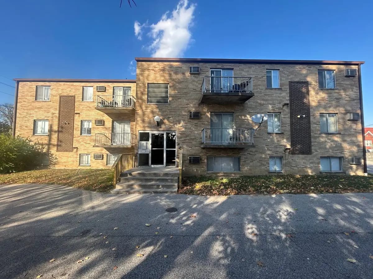 undefined apartments for rent - image - large (11).jpg - 1