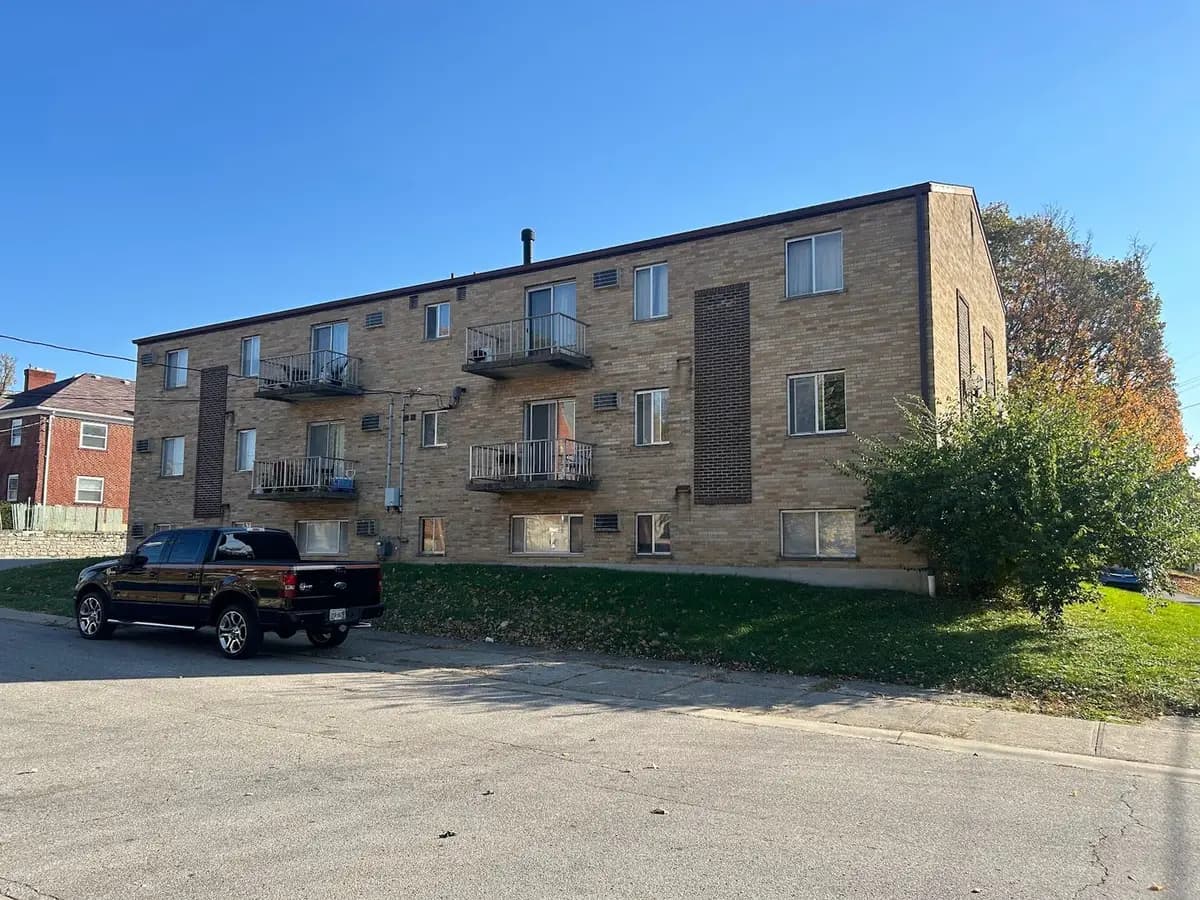 undefined apartments for rent - image - large (26).jpg - 3