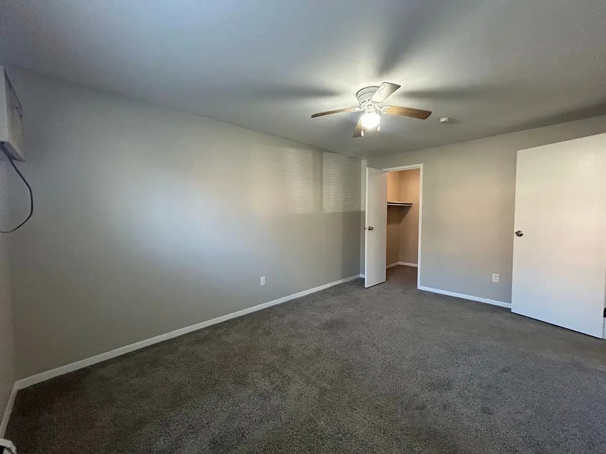 undefined apartments for rent - image - large (7).jpg - 2