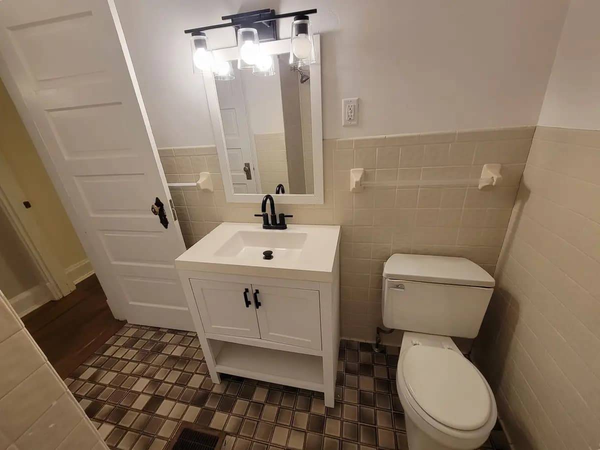 undefined apartments for rent - image - large (12).jpg - 3