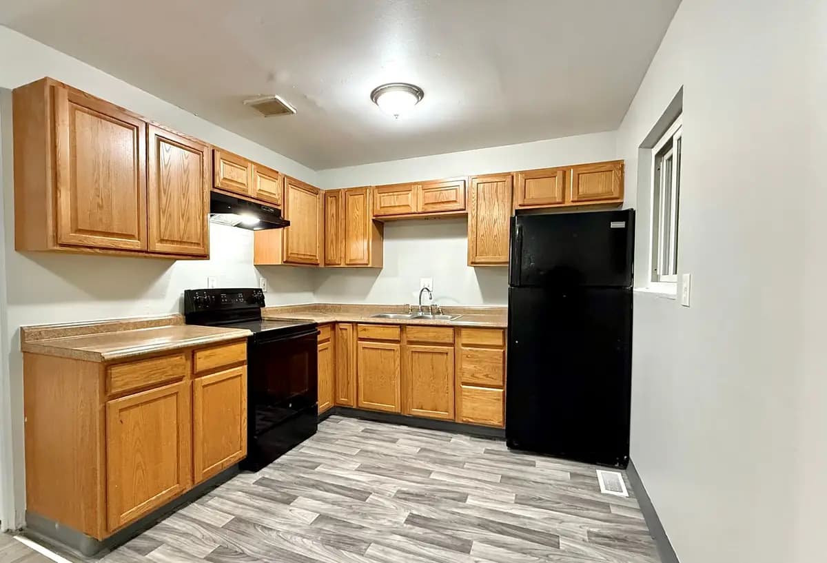 undefined apartments for rent - image - large (4).jpeg - 3