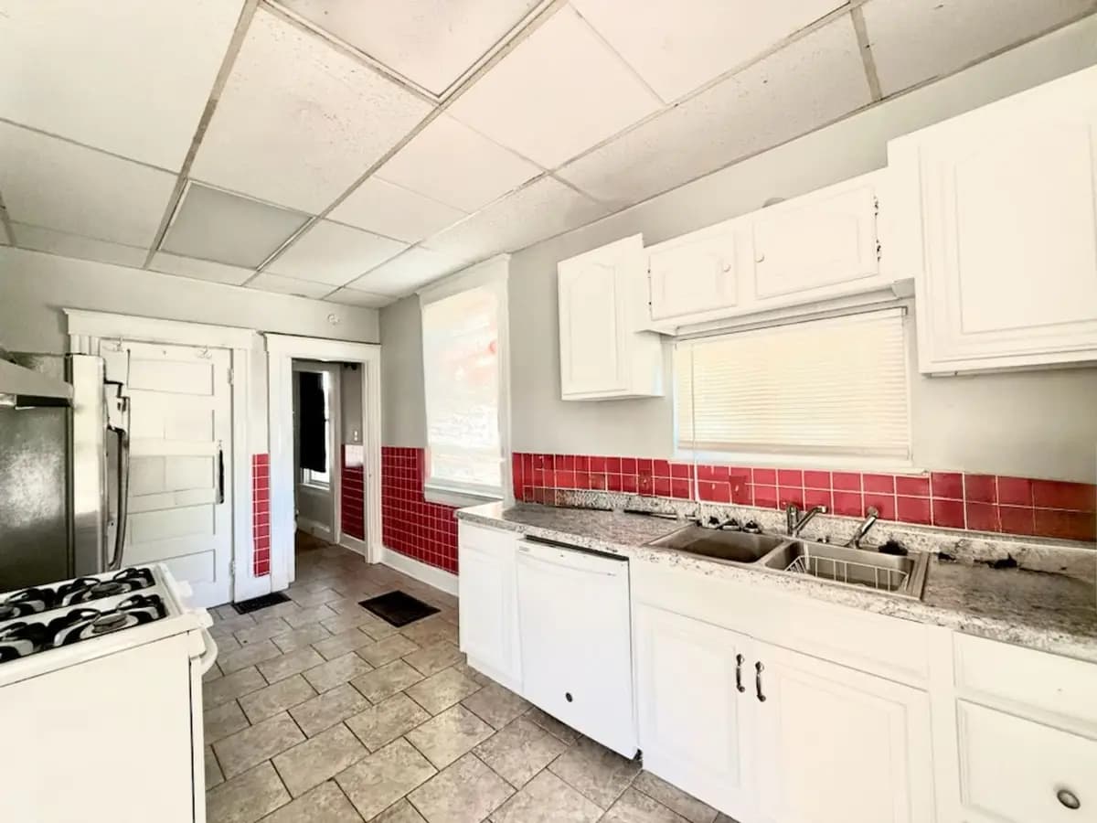 undefined apartments for rent - image - large.jpg - 0