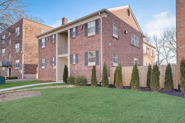 undefined apartments for rent - image - large (16).jpg