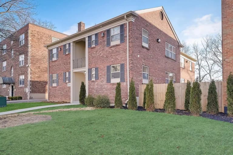 undefined apartments for rent - image - large (16).jpg