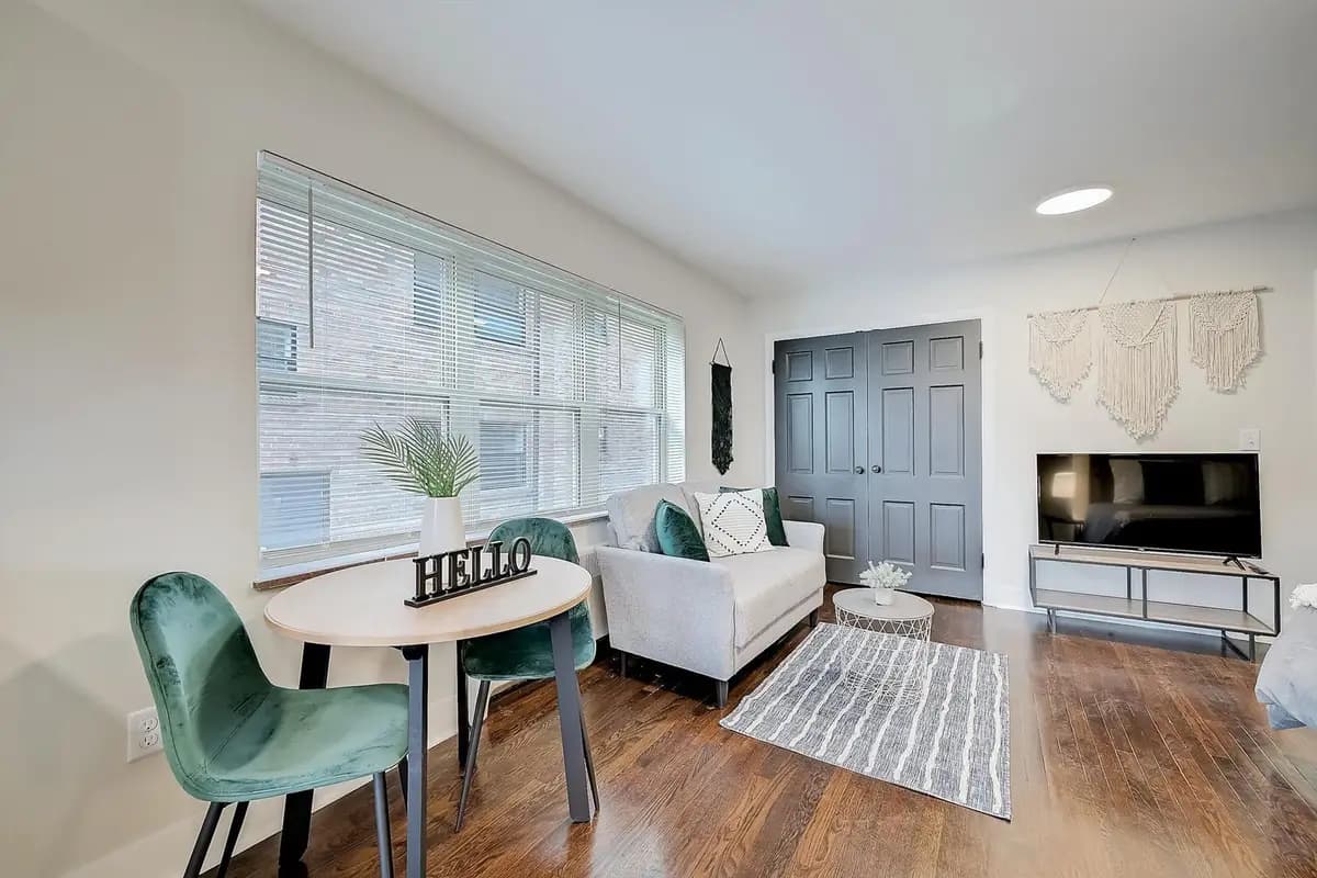 Victory Parkway Apartments - 1 - Apartment - 4