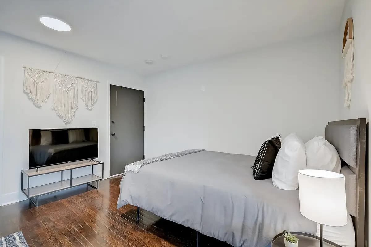 undefined apartments for rent - image - large (5).jpg