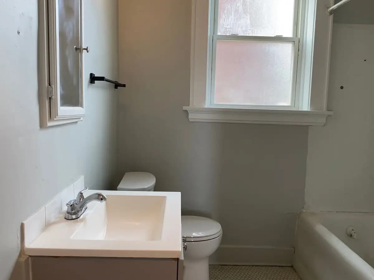 undefined apartments for rent - image - large (17).jpeg - 2