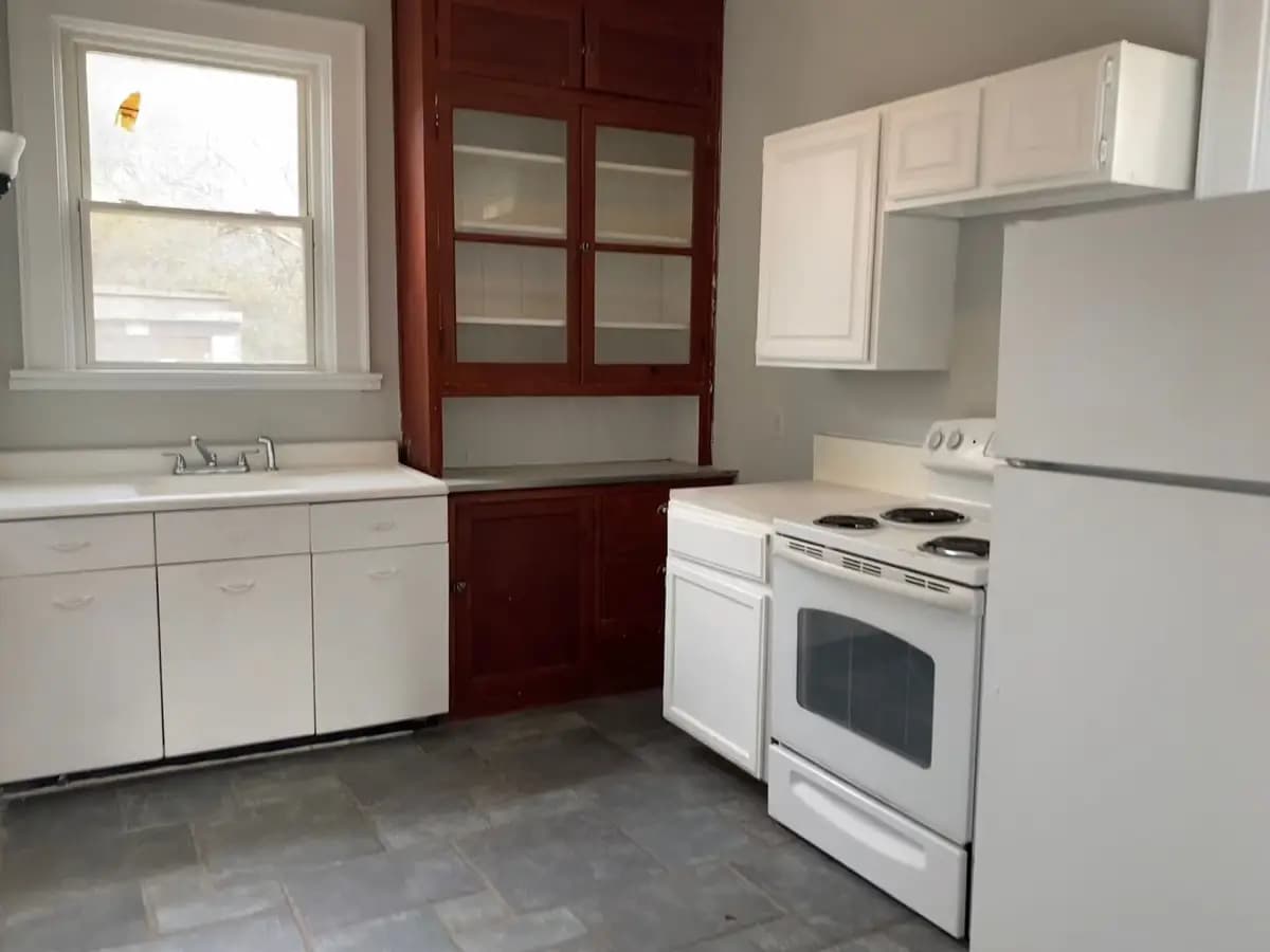 undefined apartments for rent - image - large (9).jpeg - 2