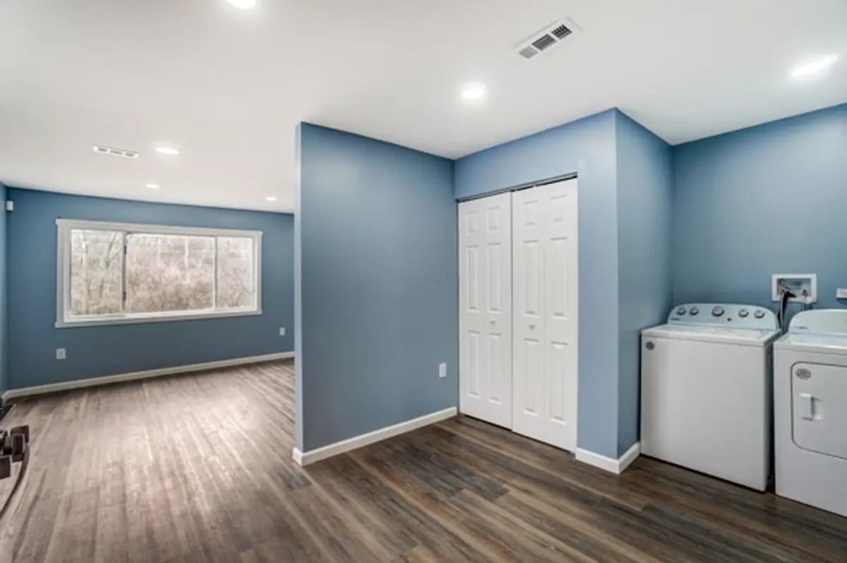 undefined apartments for rent - image - large (10).jpg - 1