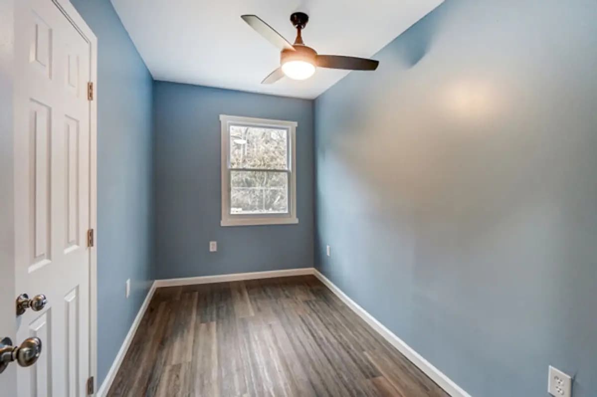 undefined apartments for rent - image - large (18).jpg - 1