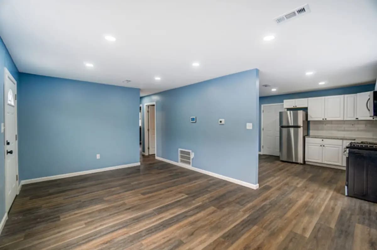 undefined apartments for rent - image - large (5).jpg - 0