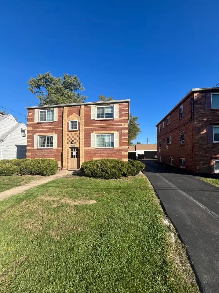 undefined apartments for rent - image - large_8.jpeg