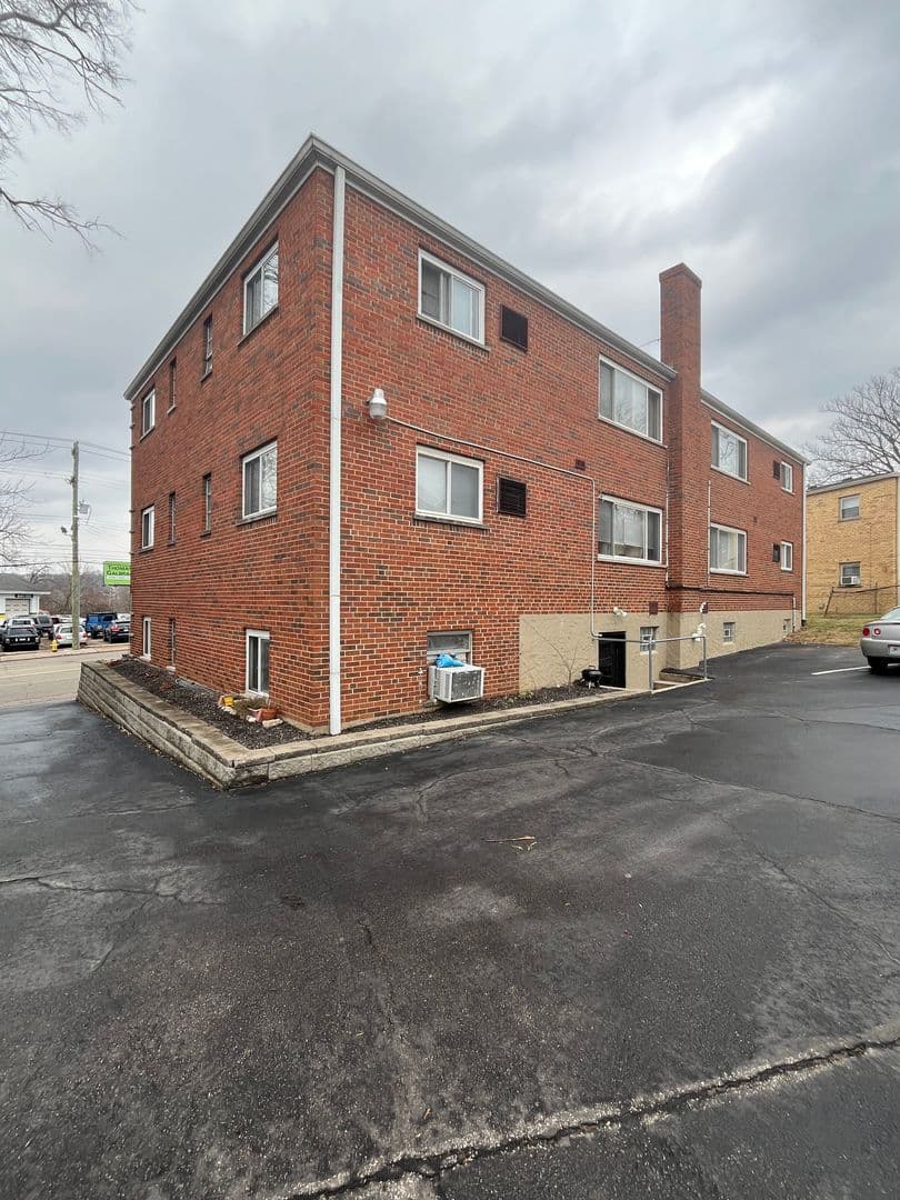 undefined apartments for rent - image - large (17).jpeg - 1