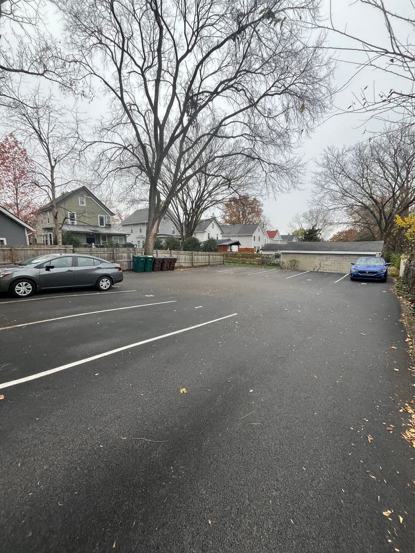 undefined apartments for rent - image - large (4).jpg - 3