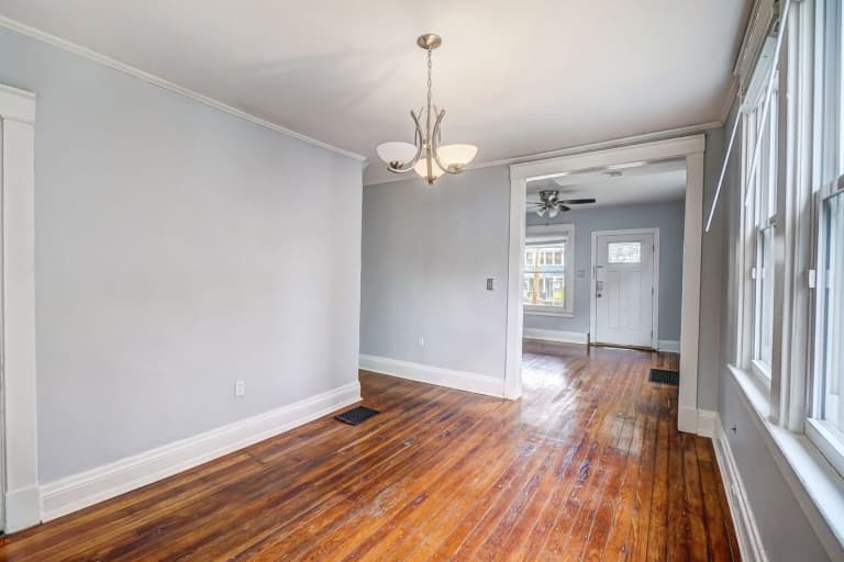 undefined apartments for rent - image - large (10).jpg