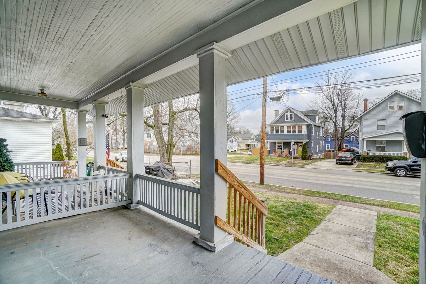 6004 Bramble Ave. - House - 4