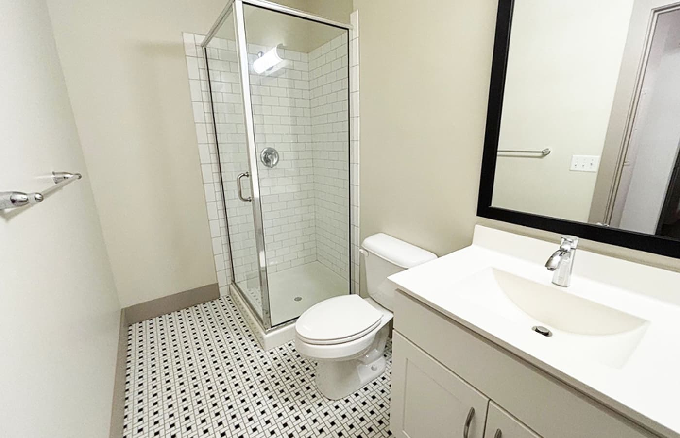 undefined apartments for rent - image - large-1290.jpg