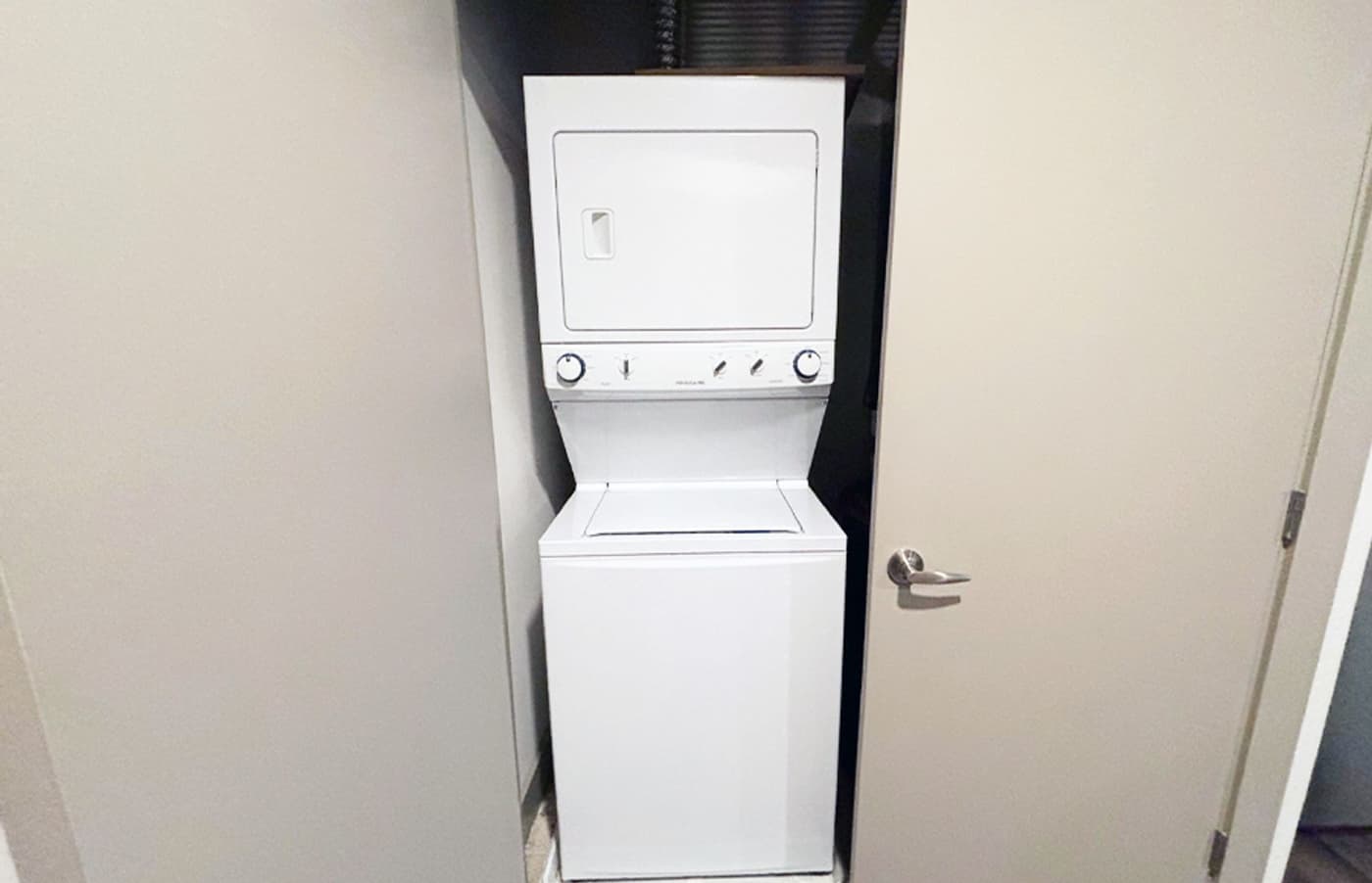 undefined apartments for rent - image - large-1294.jpg - 3