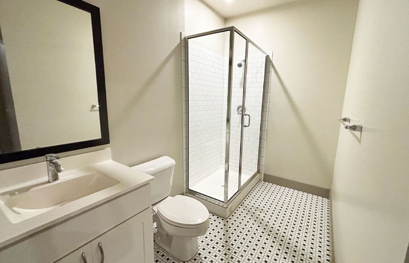 undefined apartments for rent - image - large-1301.jpg - 1