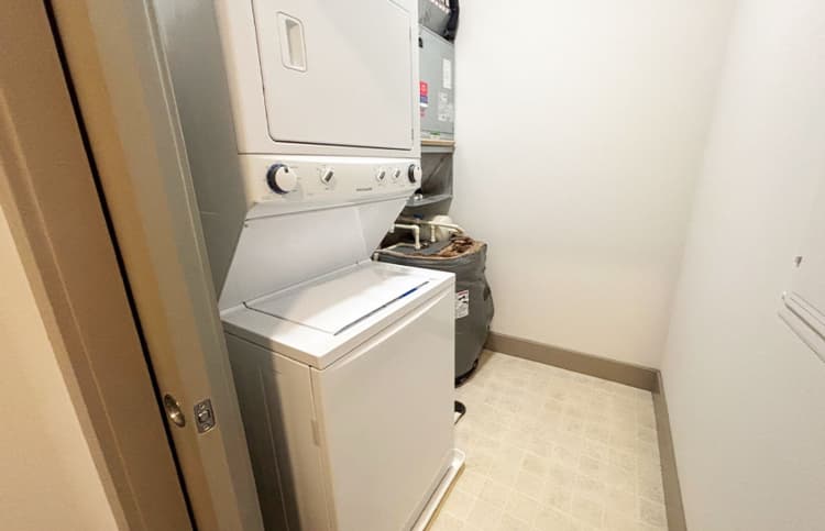 undefined apartments for rent - image - large-1337.jpg