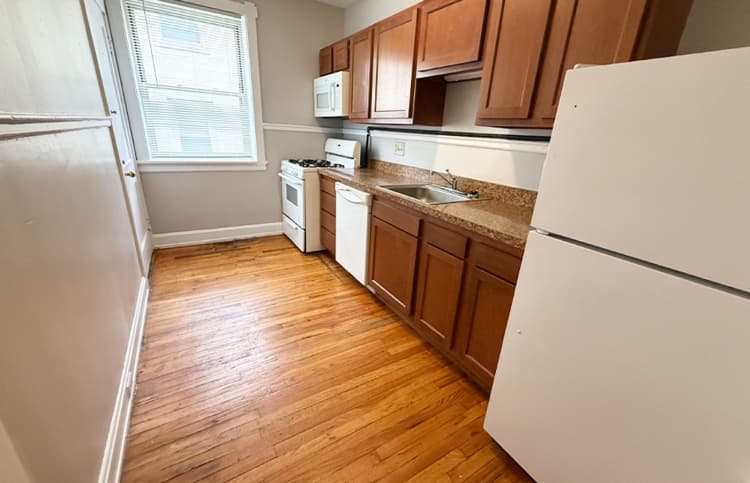 undefined apartments for rent - image - large-1905.jpg