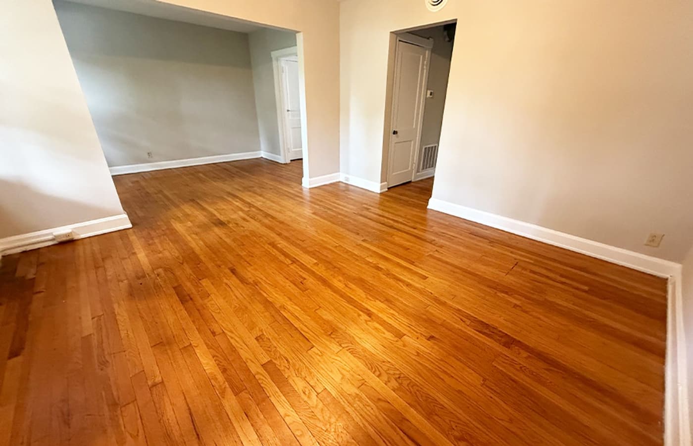 undefined apartments for rent - image - large-1910.jpg - 2