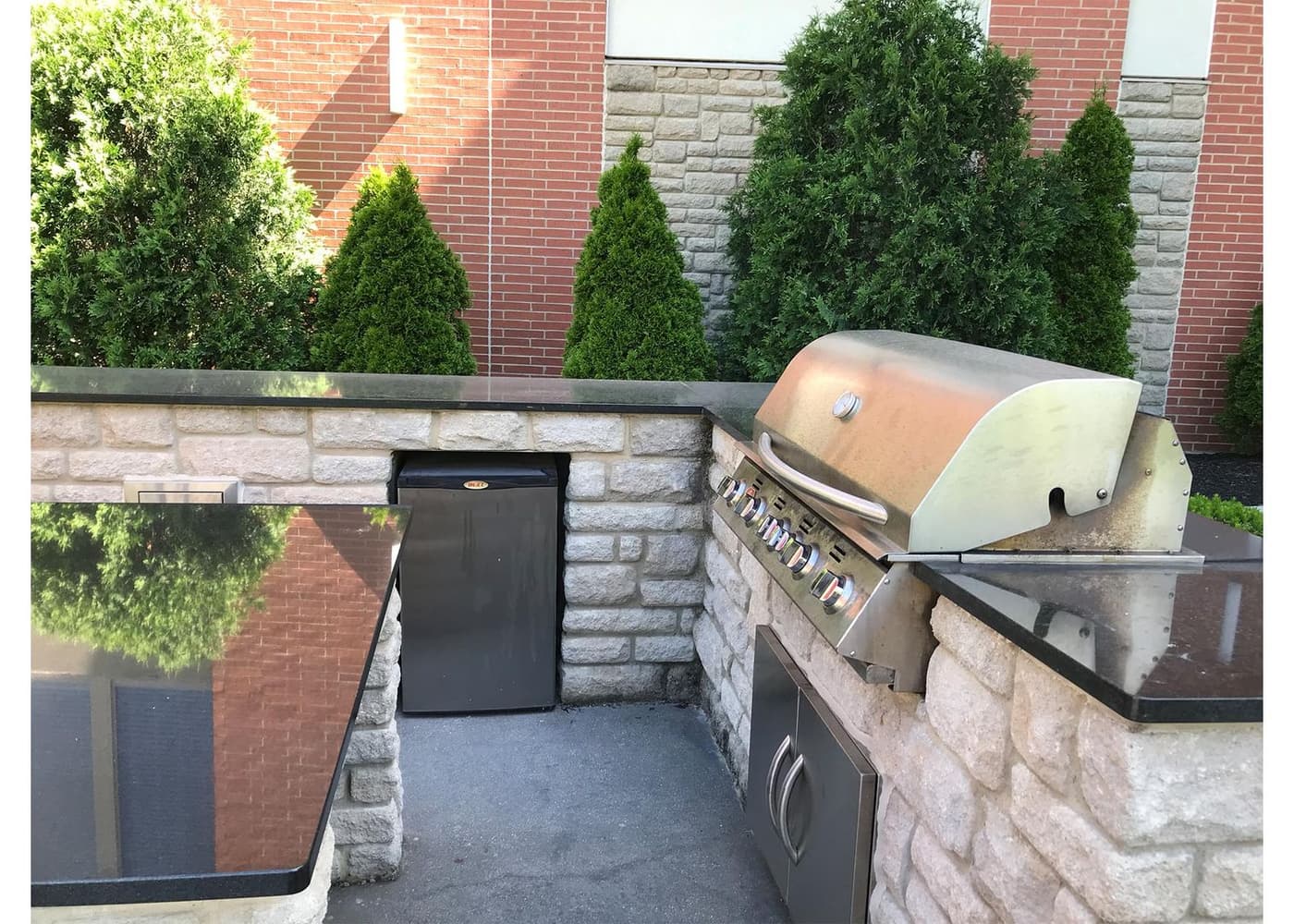 undefined apartments for rent - image - large-524.jpg - 2