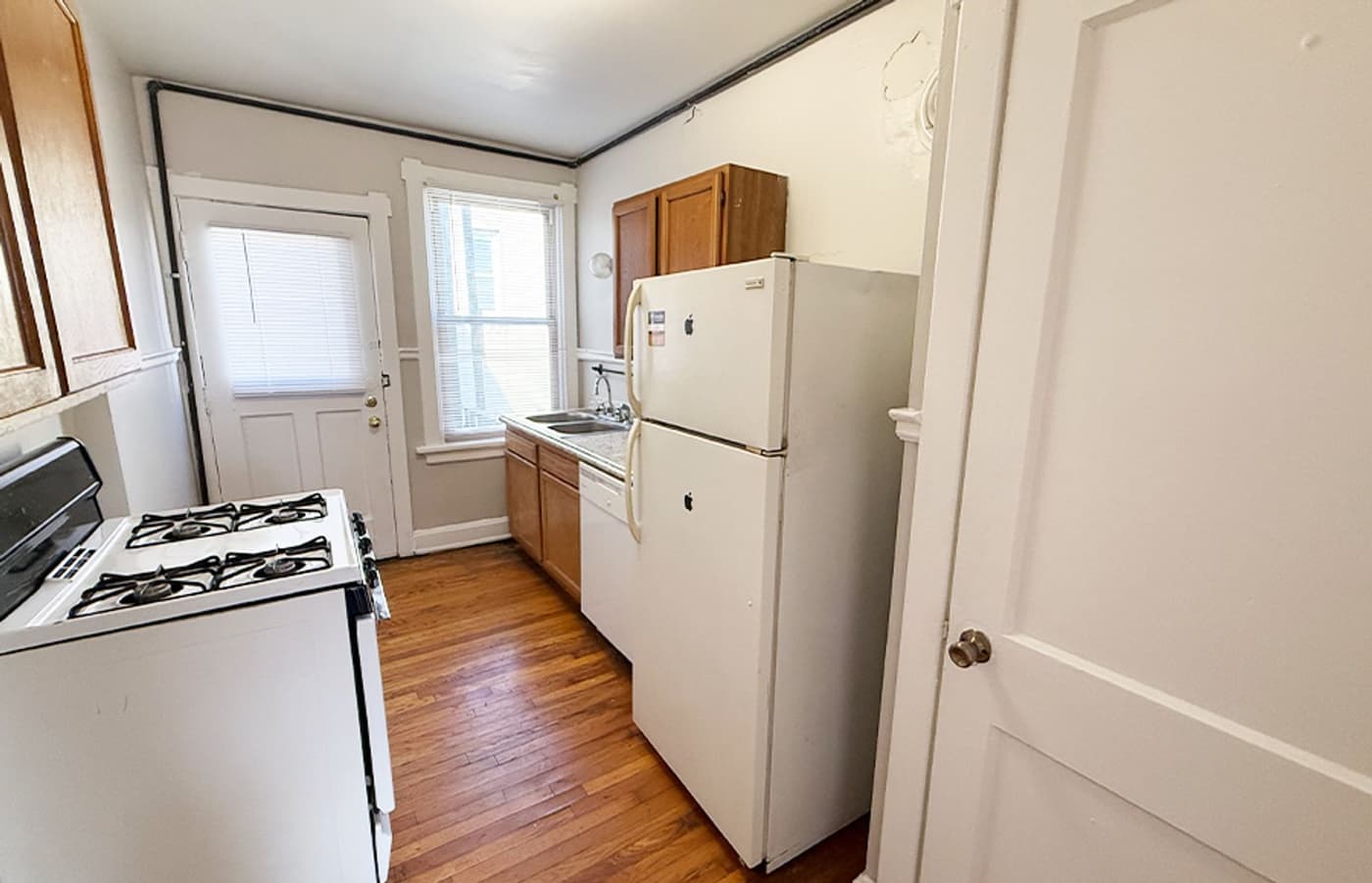 undefined apartments for rent - image - large-89.jpg