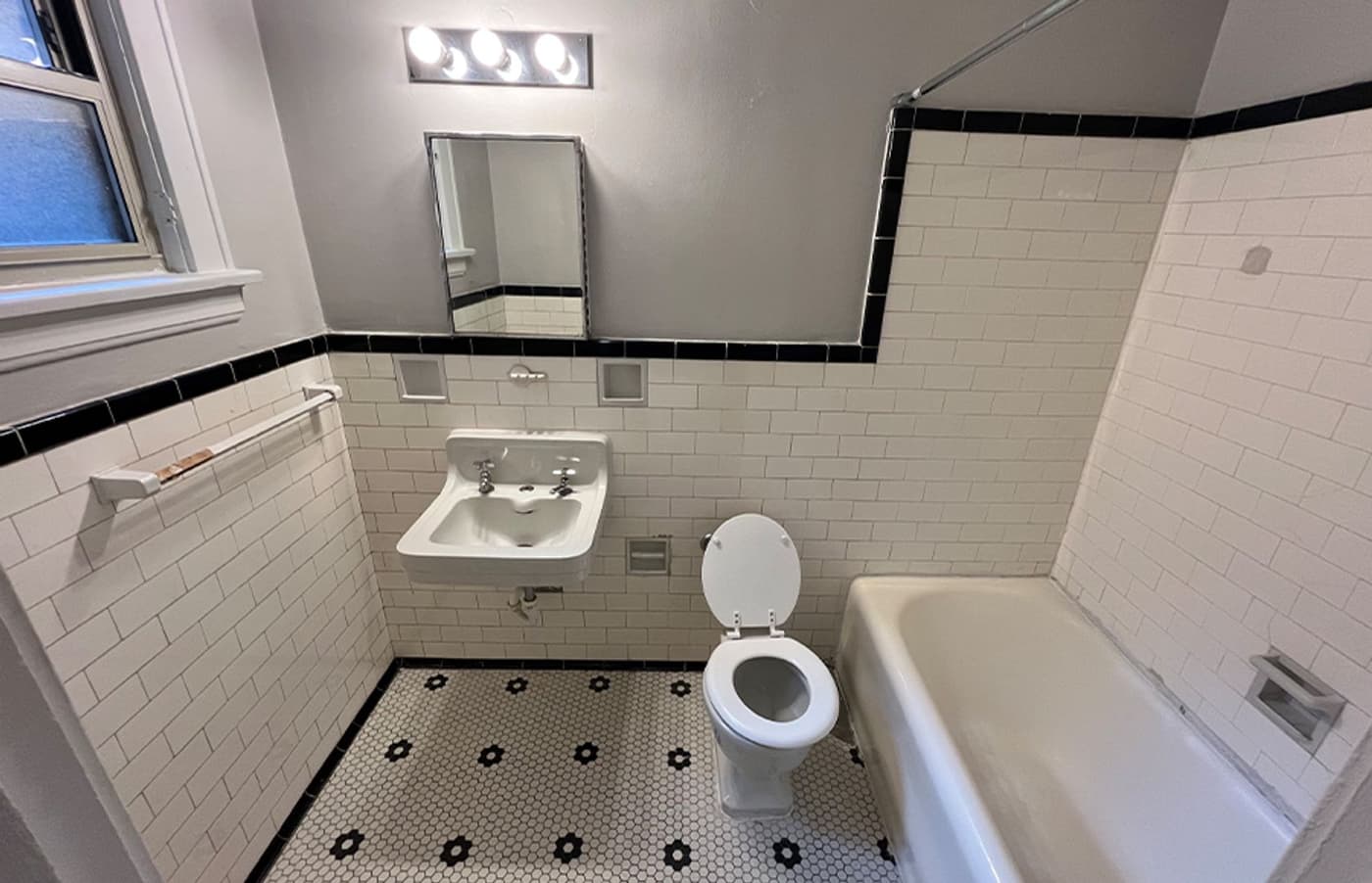 undefined apartments for rent - image - large-1395.jpg - 1