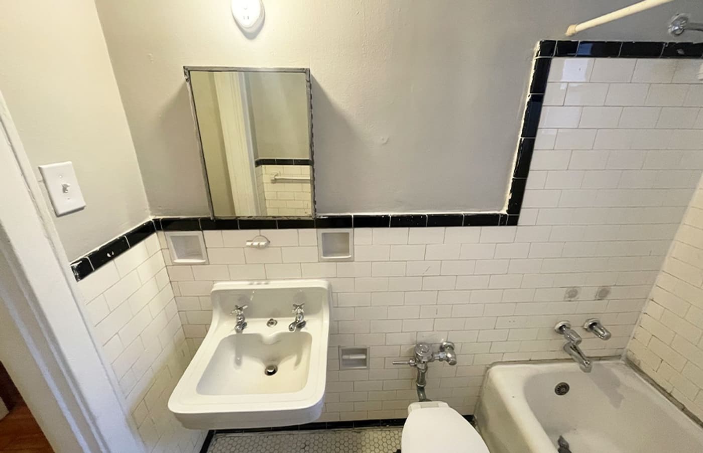 undefined apartments for rent - image - large-1403.jpg - 1