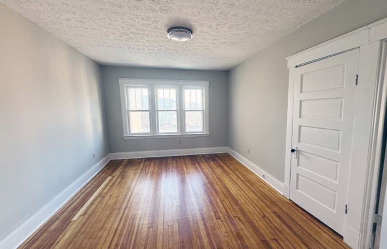 undefined apartments for rent - image - large-3038.jpg