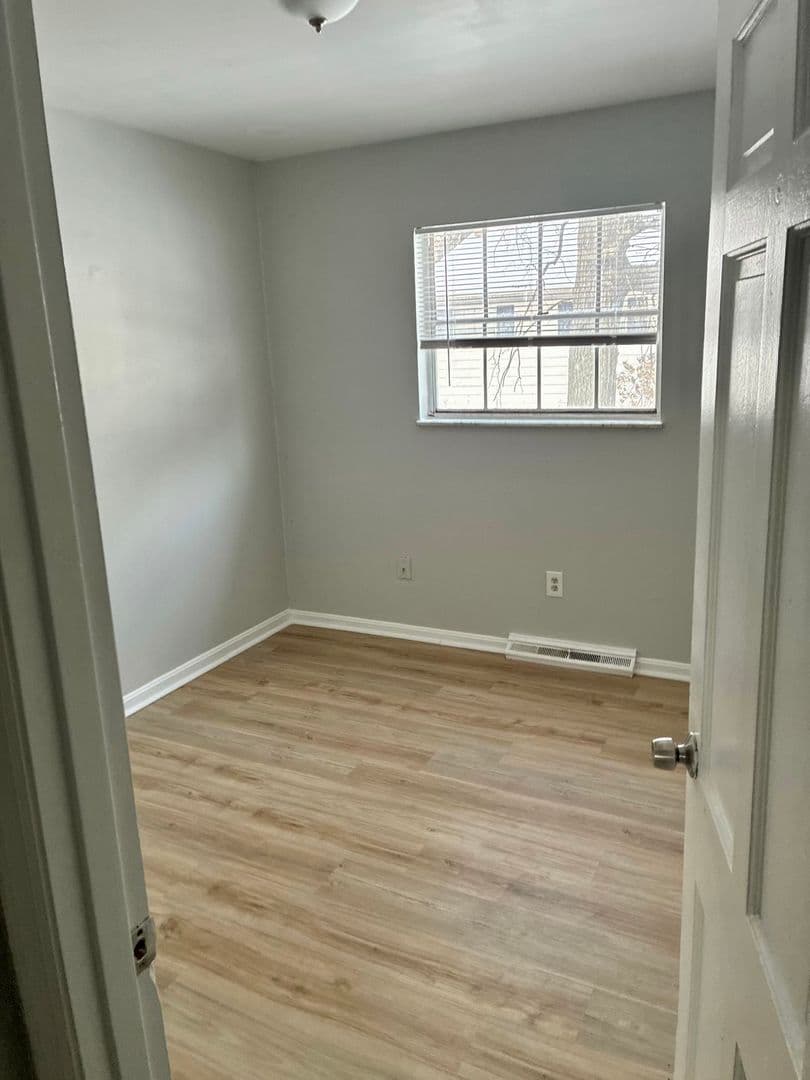 Cardinal Real Estate - Apartment - 7
