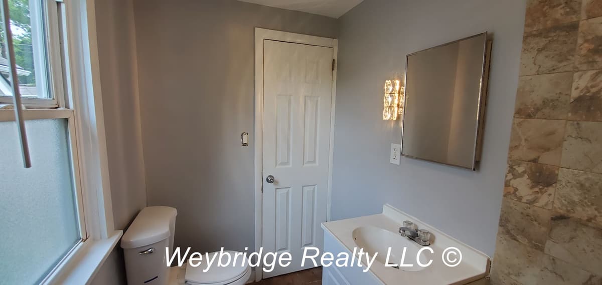 Woodlawn Ave 713 - House - 10