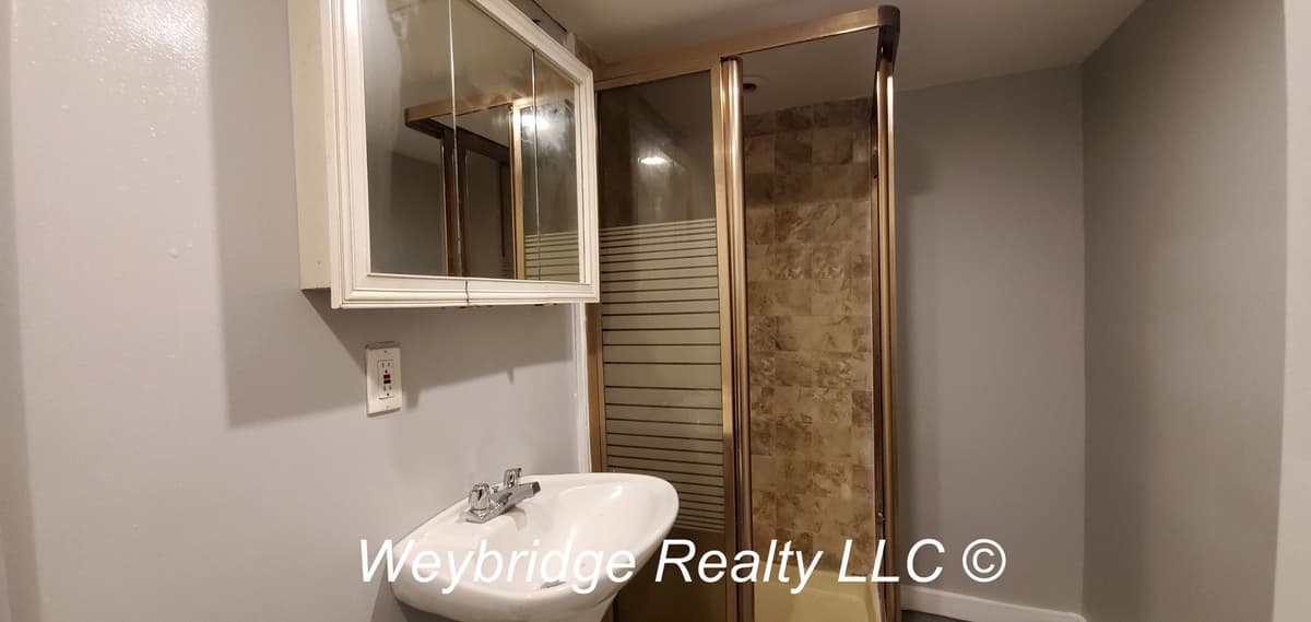 Woodlawn Ave 713 - House - 9