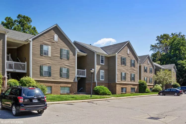 Cincinnati apartments for rent - image - priderock-brookstone village-01_3515brookstonedr_300_frontview_hires-ml-web.jpg