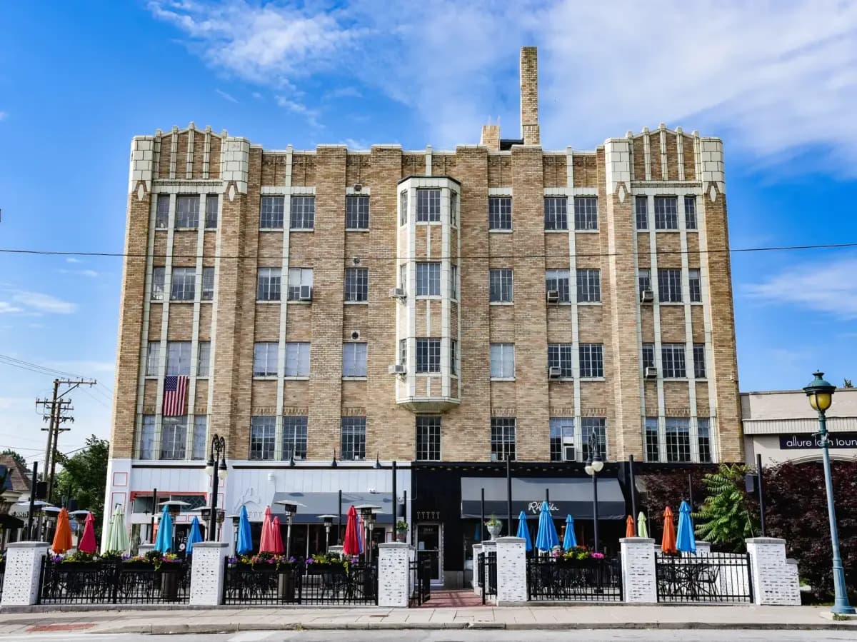 Cincinnati apartments for rent - image - hyde_park_terrace_exterior.png