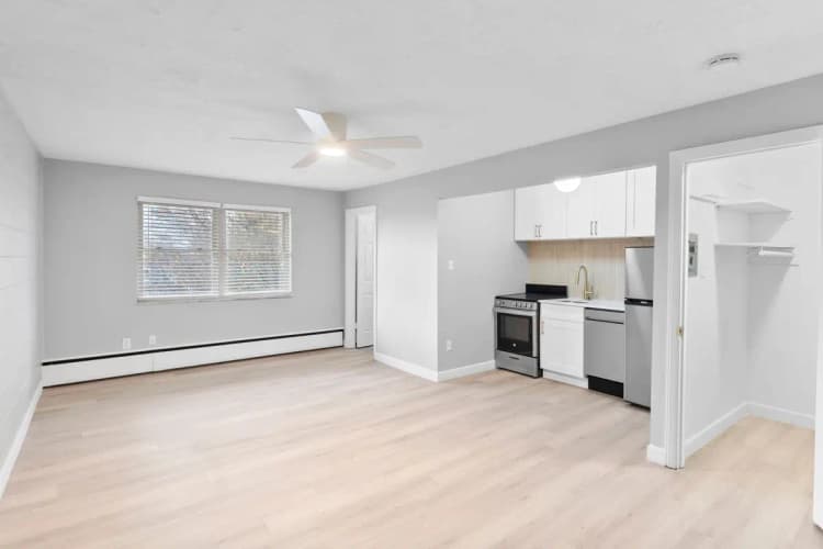 Cincinnati apartments for rent - image - flats-at-wasson-way-ii-cincinnati-oh-primary-photo.jpg
