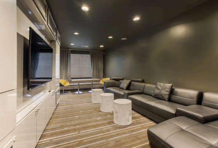 Cincinnati apartments for rent - image - priderock-heritageatoakleysquare_clubhouse5-ml-web.png