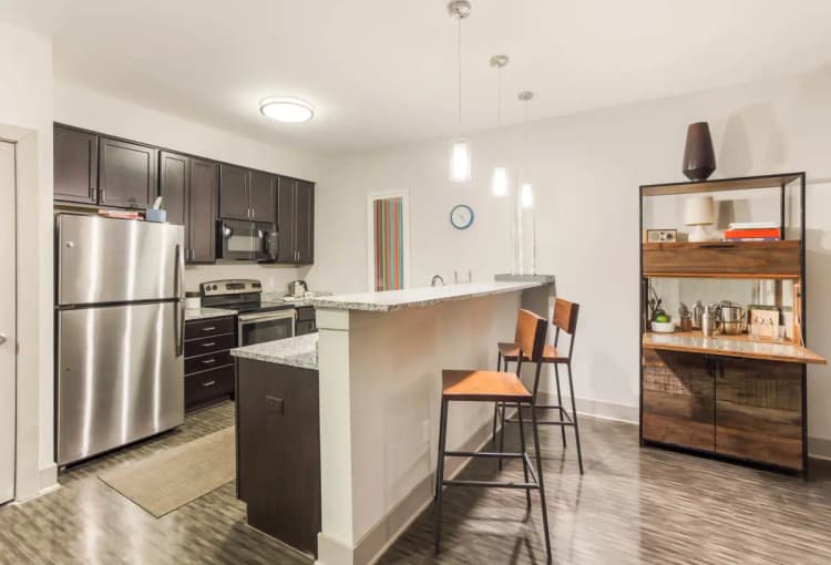 Cincinnati apartments for rent - image - priderock-heritageatoakleysquare_modelunitkitchen1-ml-web.png