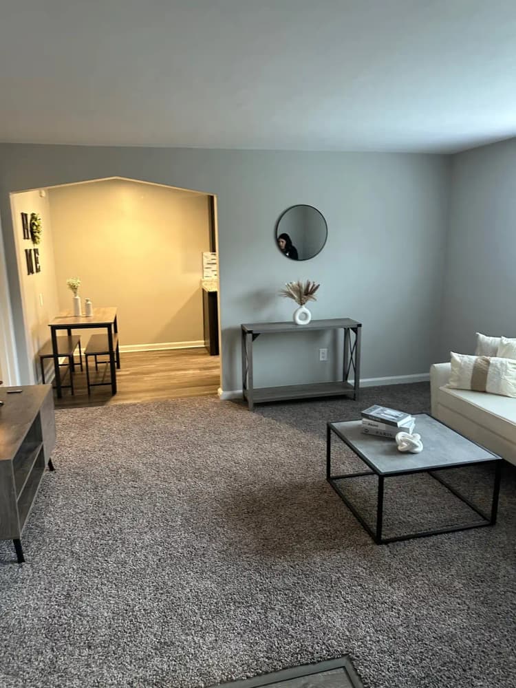 Cincinnati apartments for rent - image - hyde-park-commons-apartments-cincinnati-oh-1br-with-den---660sf (5).jpg