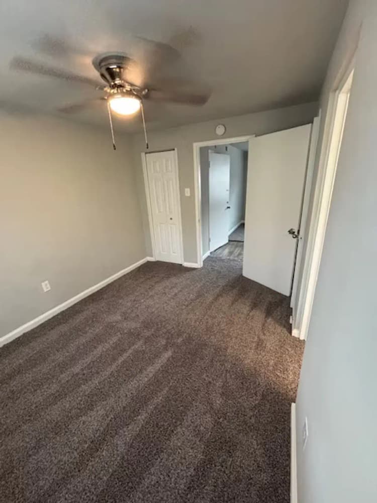 Cincinnati apartments for rent - image - hyde-park-commons-apartments-cincinnati-oh-2br-1-ba---660sf (3).jpg