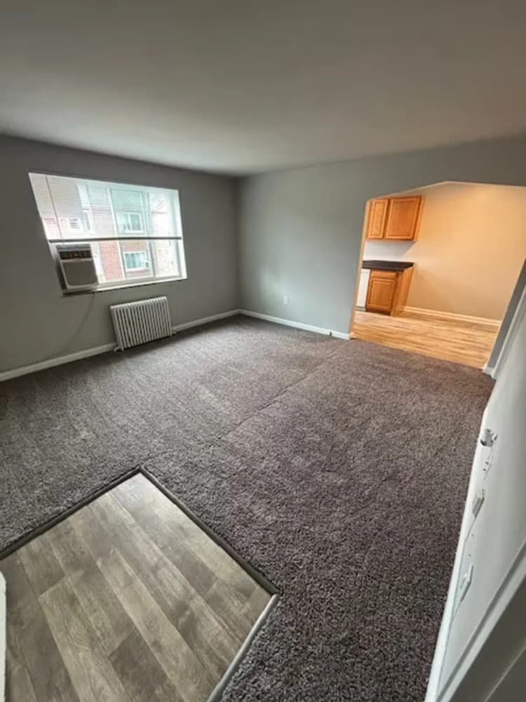 Cincinnati apartments for rent - image - hyde-park-commons-apartments-cincinnati-oh-2br-1-ba---660sf (4).jpg