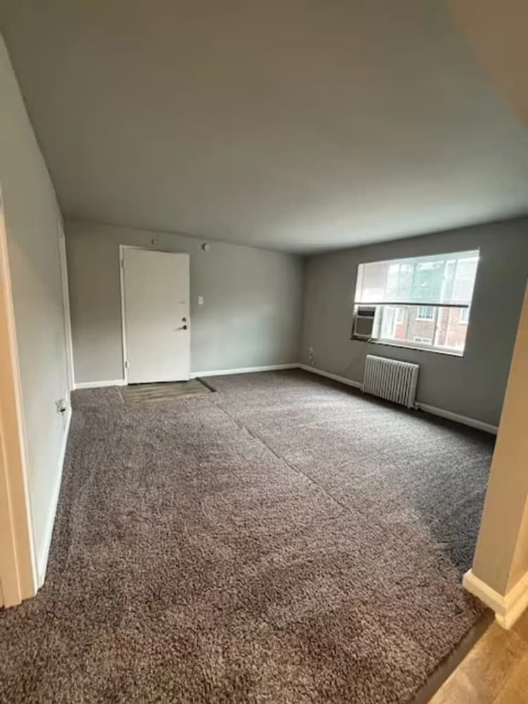 Cincinnati apartments for rent - image - hyde-park-commons-apartments-cincinnati-oh-2br-1-ba---660sf.jpg